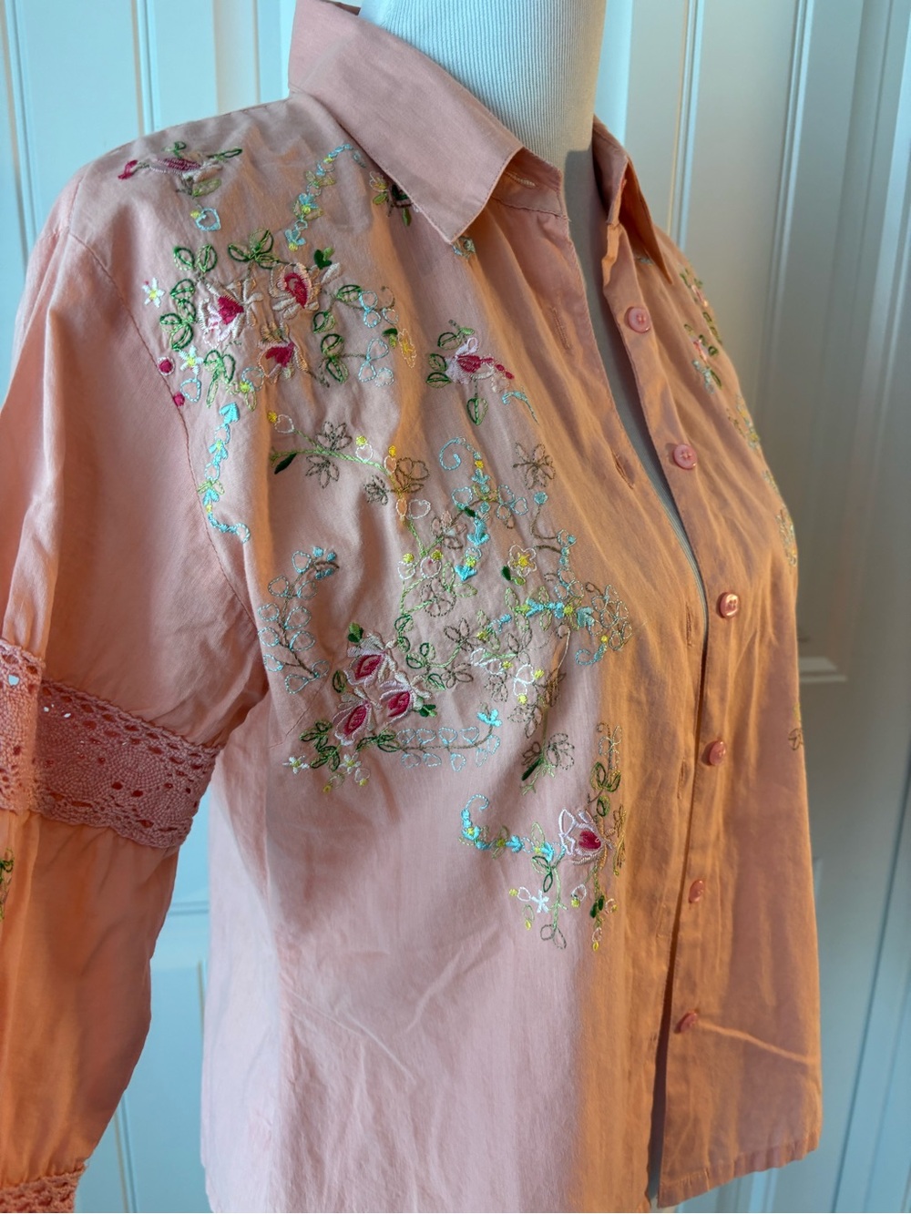 Embroidered Pink Button-Front Women's Shirt - Picture 4 of 10